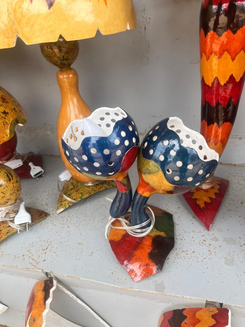 Lámpara Artesanal de Calabaza Africana – Elegancia Natural y Cultural - Imagen 7